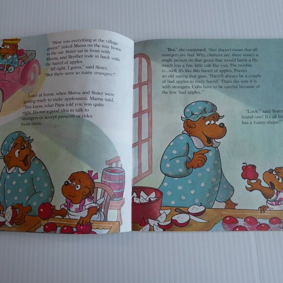 The Berenstain Bears Learn About Stranger-BRAND NEW-LAST ONE - Picture 5 of 5